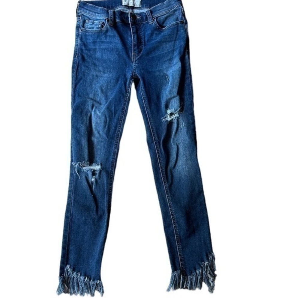 Free People size 25 inseam 25” distressed jeans EUC